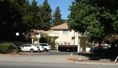 140-182 E Lewelling Blvd in San Lorenzo, CA - Building Photo - Building Photo