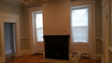 66 Hampshire St, Unit Unit 1 in Methuen, MA - Building Photo - Building Photo