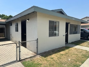 4405 1/2 Elizabeth St in Bell Gardens, CA - Building Photo - Building Photo