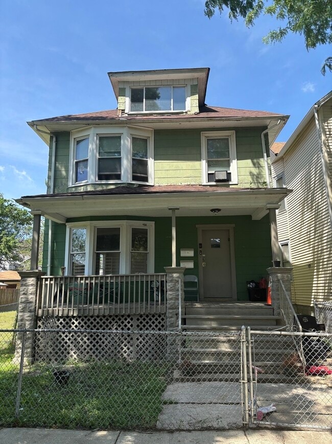 property at 10734 S Prairie Ave