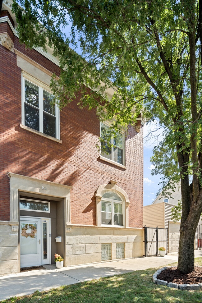 property at 1911 N Lawndale Ave