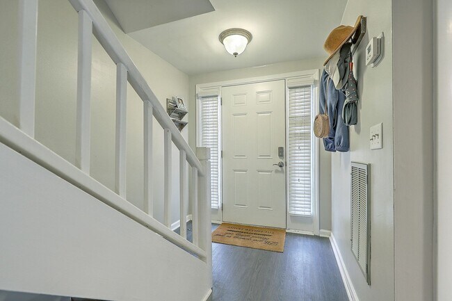2065 Emerald Terrace in Mount Pleasant, SC - Building Photo - Building Photo