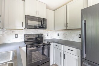 1306 Quail Dr in Greensboro, NC - Building Photo - Building Photo