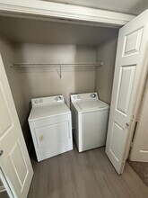 1011 Wonder World Dr in San Marcos, TX - Building Photo - Building Photo