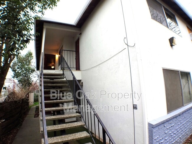 275 E 19th St in Chico, CA - Building Photo - Building Photo
