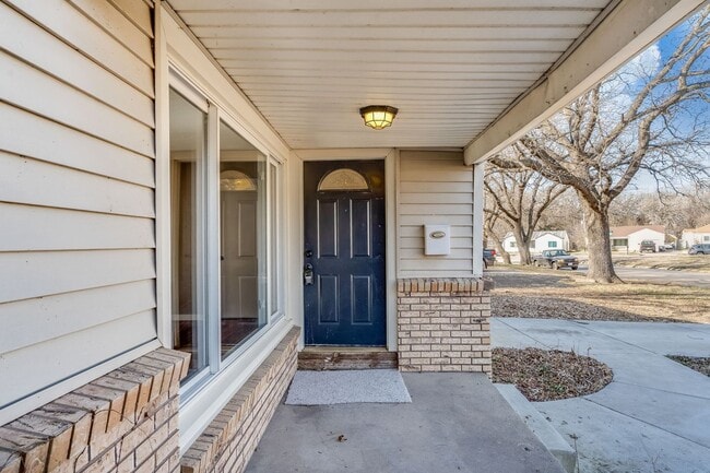 3007 E Southfork Ct in Wichita, KS - Building Photo - Building Photo