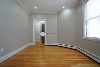 72 Gardner St, Unit C1 in Boston, MA - Foto de edificio - Building Photo