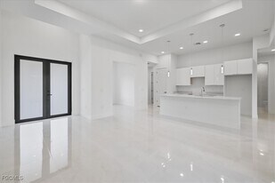 820 Ashland St E in Lehigh Acres, FL - Building Photo