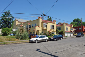 3087 SE Ankeny St in Portland, OR - Building Photo - Building Photo