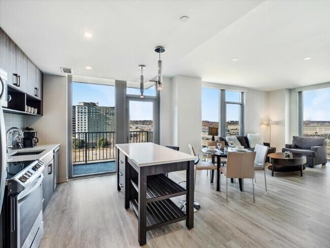400 Army Navy Dr in Arlington, VA - Building Photo - Building Photo
