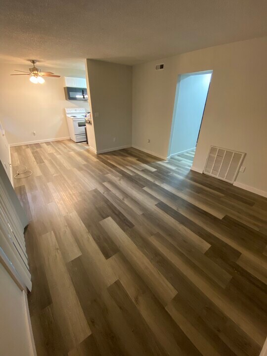 1003 Cherokee St, Unit C in Collinsville, IL - Building Photo