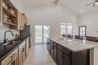 18208 Gregg Bluff Rd in Jonestown, TX - Building Photo - Building Photo