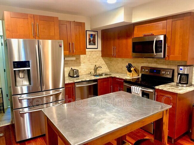 1424 L St SE in Washington, DC - Building Photo - Building Photo