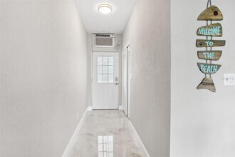 7050 Sunset Way in St Pete Beach, FL - Building Photo - Building Photo