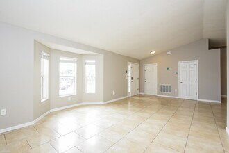 10433 Calle De Flores Dr in Clermont, FL - Building Photo - Building Photo