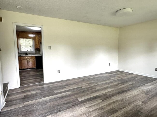 246 Azalea Dr in Spring Lake, NC - Building Photo - Building Photo