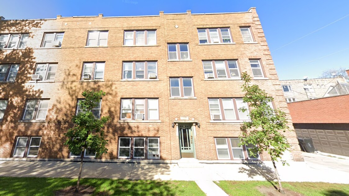 3050 W Berteau Ave, Unit 56-G in Chicago, IL - Foto de edificio