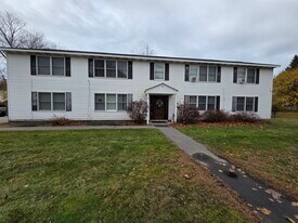20 Booker St, Unit Unit B in Lisbon, ME - Building Photo