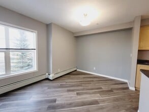 622 McAllister Loop SW in Edmonton, AB - Building Photo - Building Photo