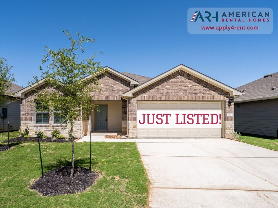 905 Nodding Nixie in Seguin, TX - Building Photo
