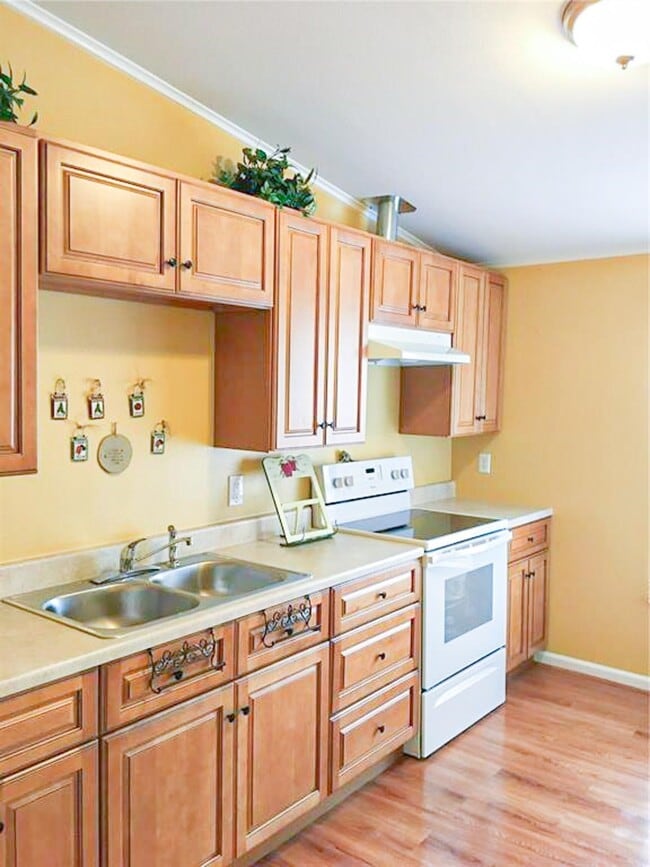 property at 3118 Trail Loop S