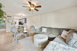 4354 N 82nd St, Unit 260 in Scottsdale, AZ - Foto de edificio - Building Photo