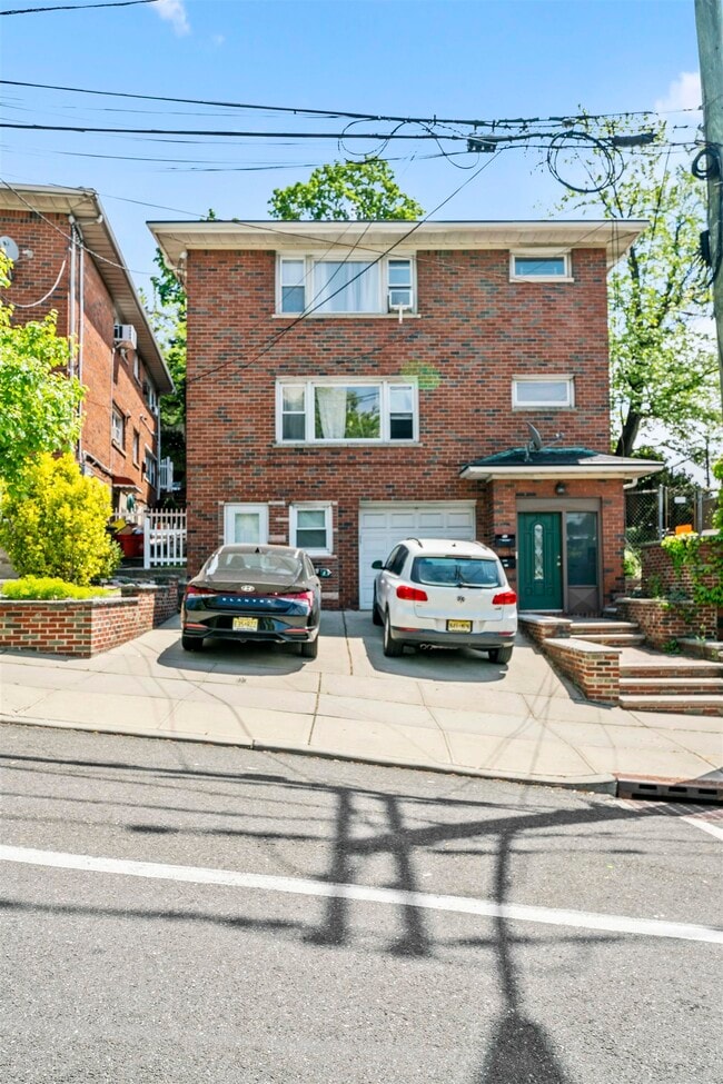 property at 40 Hauxhurst Ave