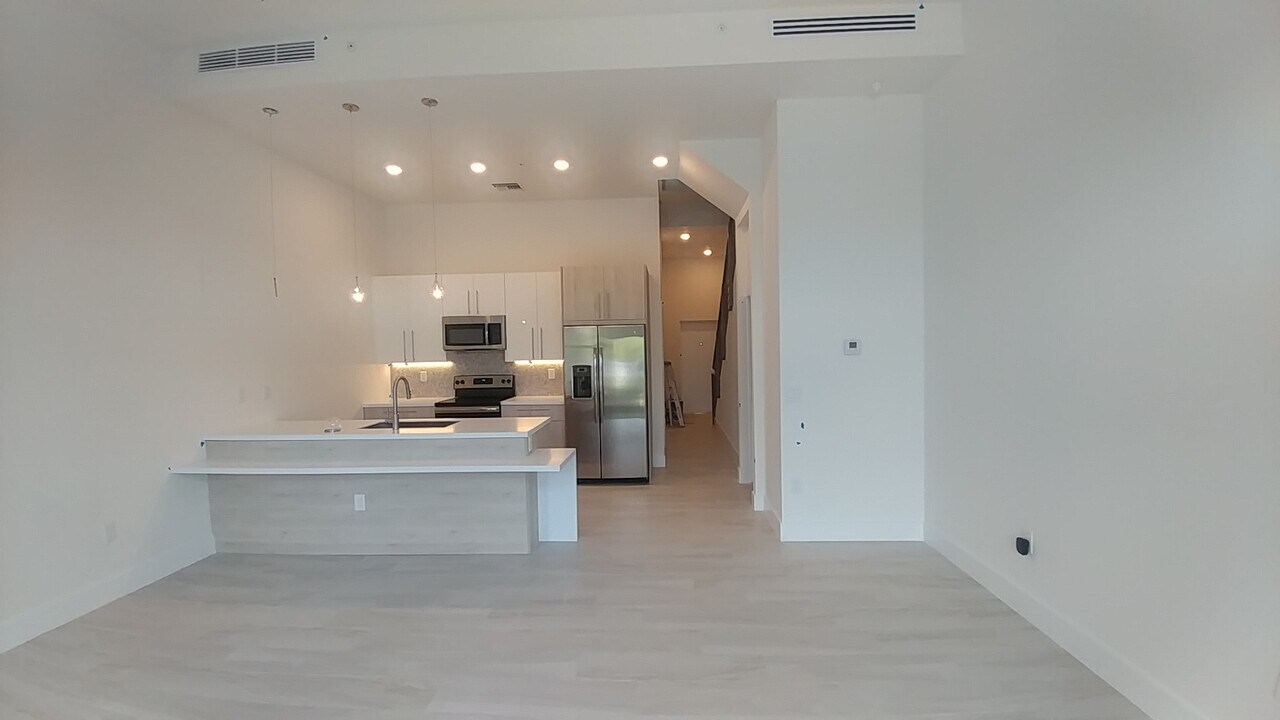 813 NW 45th Terrace in Plantation, FL - Building Photo