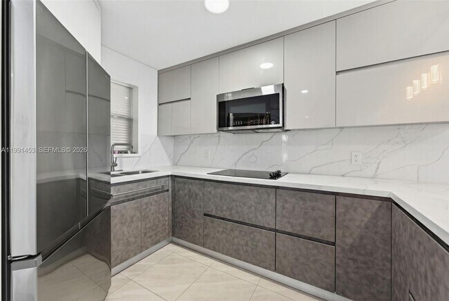 1750 W 46th St in Hialeah, FL - Building Photo - Building Photo