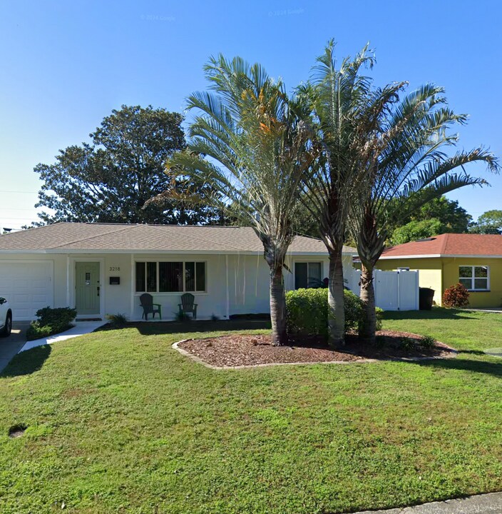 3218 54th St N in St. Petersburg, FL - Building Photo