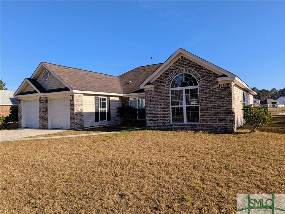 110 Nandina Wy in Pooler, GA - Building Photo