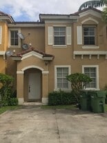 121 SE 7th Rd in Homestead, FL - Building Photo
