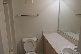 10210 Midway in Commerce Township, MI - Building Photo - Building Photo