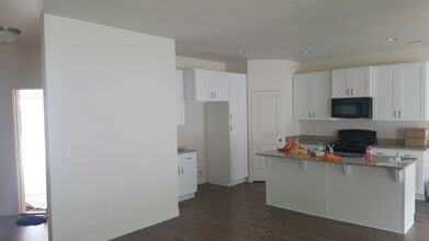 331 S 675 W in Centerville, UT - Building Photo - Building Photo