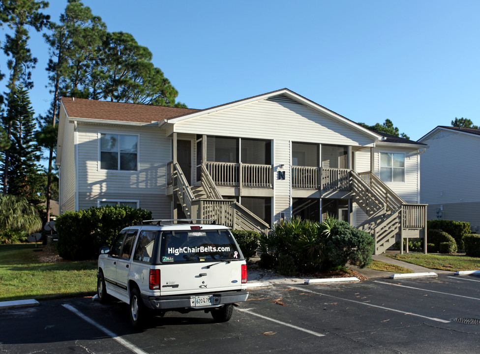 Georgetown Lake Condos in South Daytona, FL - Building Photo