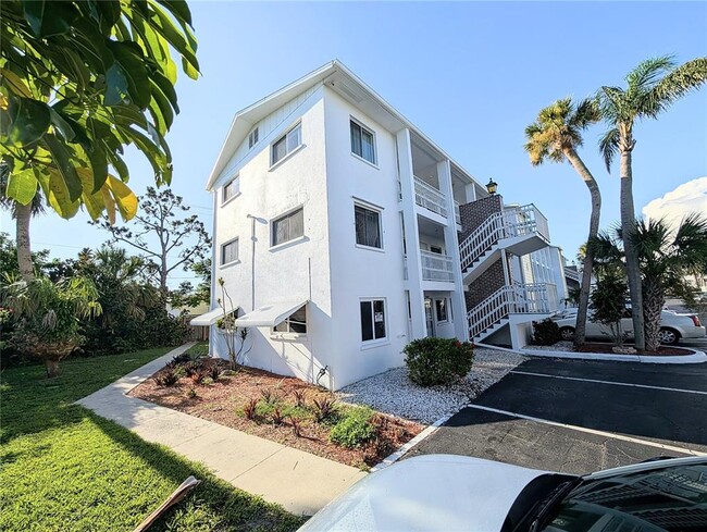 5869 Todd St in Bradenton, FL - Building Photo - Building Photo