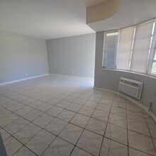 1730 NE 62nd St, Unit 6 in Fort Lauderdale, FL - Foto de edificio - Building Photo