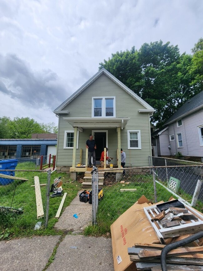 property at 21 Riverview Pl