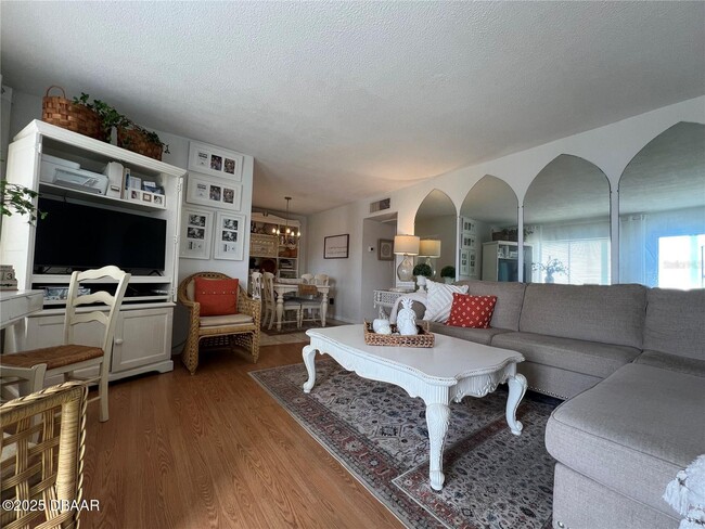 3015 N Halifax Ave in Daytona Beach, FL - Building Photo - Building Photo