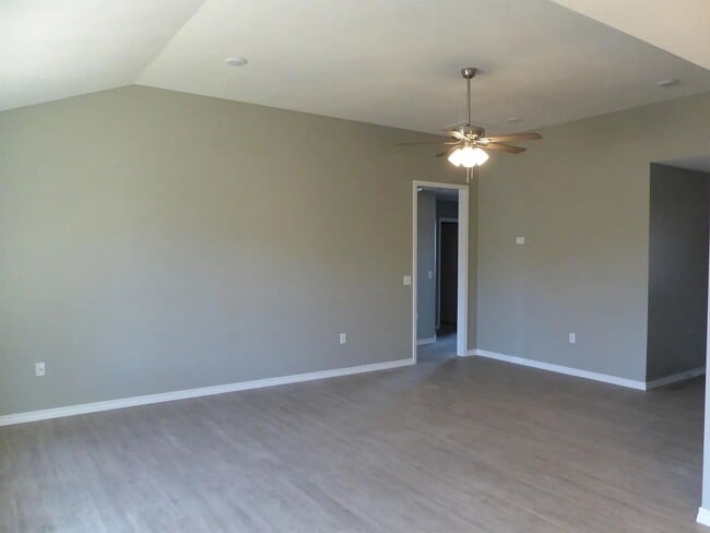 2002 N 26th St in Ozark, MO - Building Photo - Building Photo