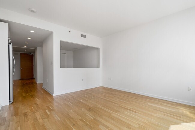 property at 1 Hawthorne St