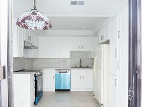 8115 Redlands St, Unit 8115 Redlands St. in Playa Del Rey, CA - Building Photo - Building Photo