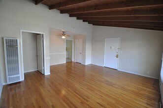 14830 Dickens St in Los Angeles, CA - Building Photo - Building Photo
