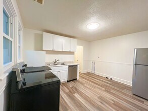 8 Wallace St-Unit -Unit A in Greenville, SC - Building Photo - Building Photo