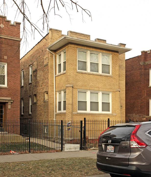 6218 N Oakley Ave in Chicago, IL - Building Photo