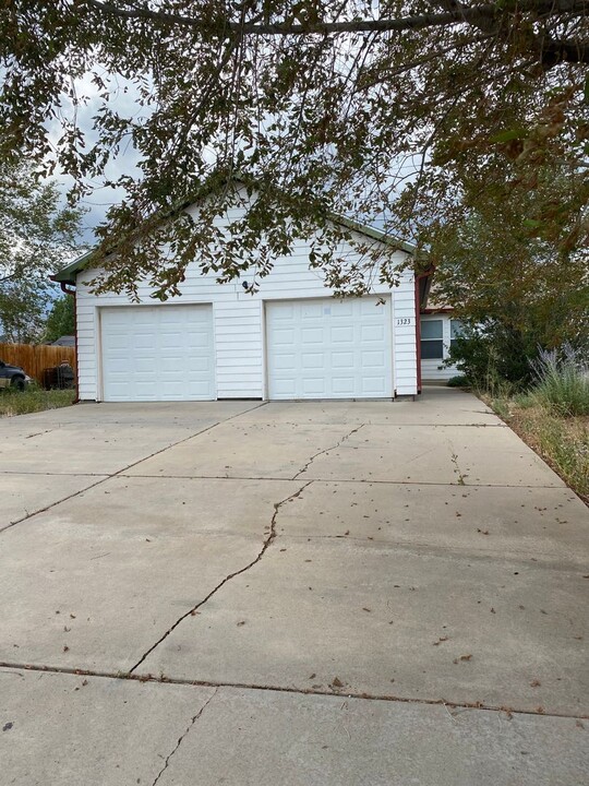 1323 Natalie St in Canon City, CO - Foto de edificio