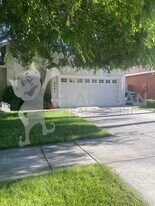 3042 Bea Dr in Merced, CA - Building Photo