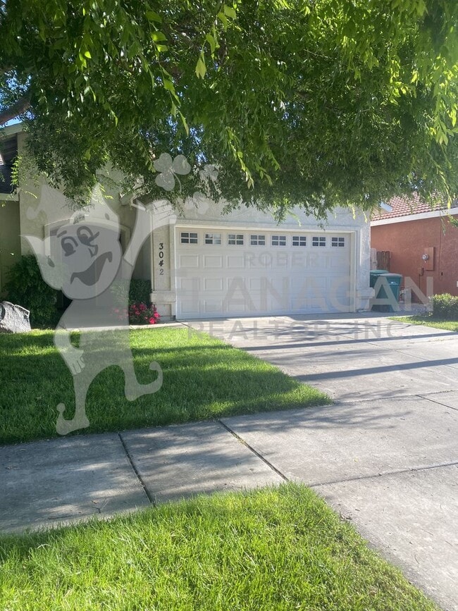 3042 Bea Dr