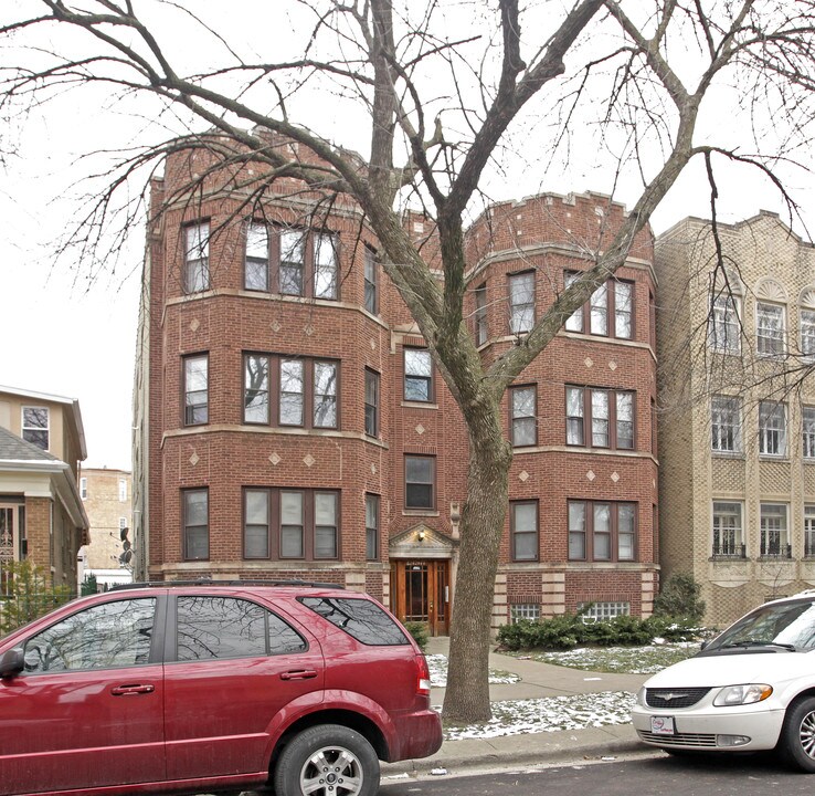 6242 N Washtenaw Ave in Chicago, IL - Building Photo