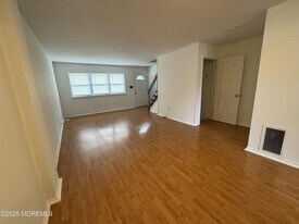 156 Primrose Ln in Brick, NJ - Building Photo